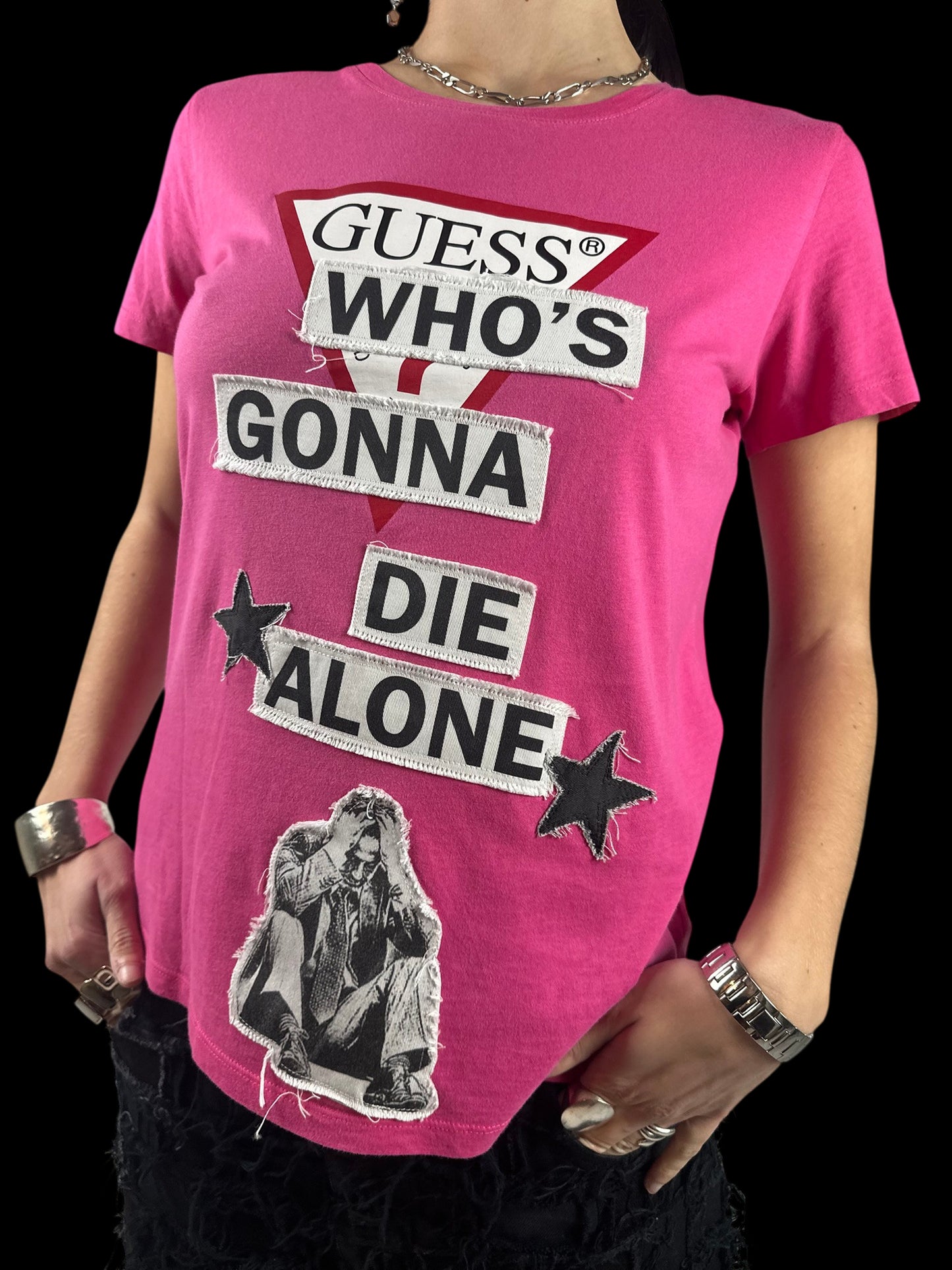 GUESS WHO D!E ALONE T-SHIRT